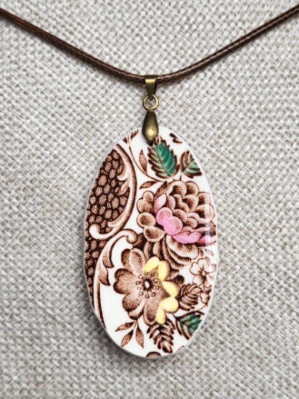 English flowers broken china pendant from vintage 1940s-1950s plate